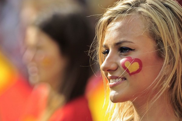 A+Spanish+fan+smiles+before+the+Euro+2012+soccer+championship+Group+C+match+between++Spain+and+Italy