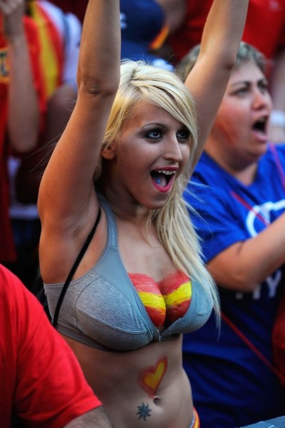 Spain+Fans+Watch+The+UEFA+EURO+2012+Final+Match+Against+Italy